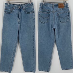 Vintage 90s Levi’s 550 Relaxed Fit Jeans Light Wash